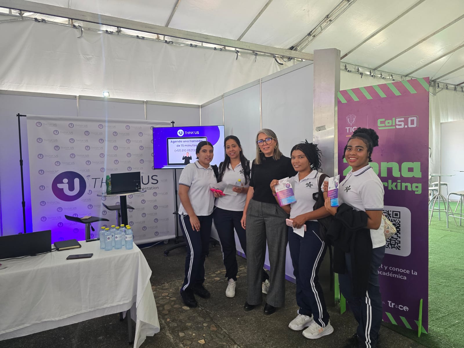 Evento Colombia 5.0 en Medellín, ecosistema digital y transformación tecnológica, participación de Think Us